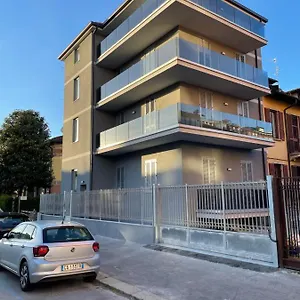 Apartament Carissimi 4, Mediolan
